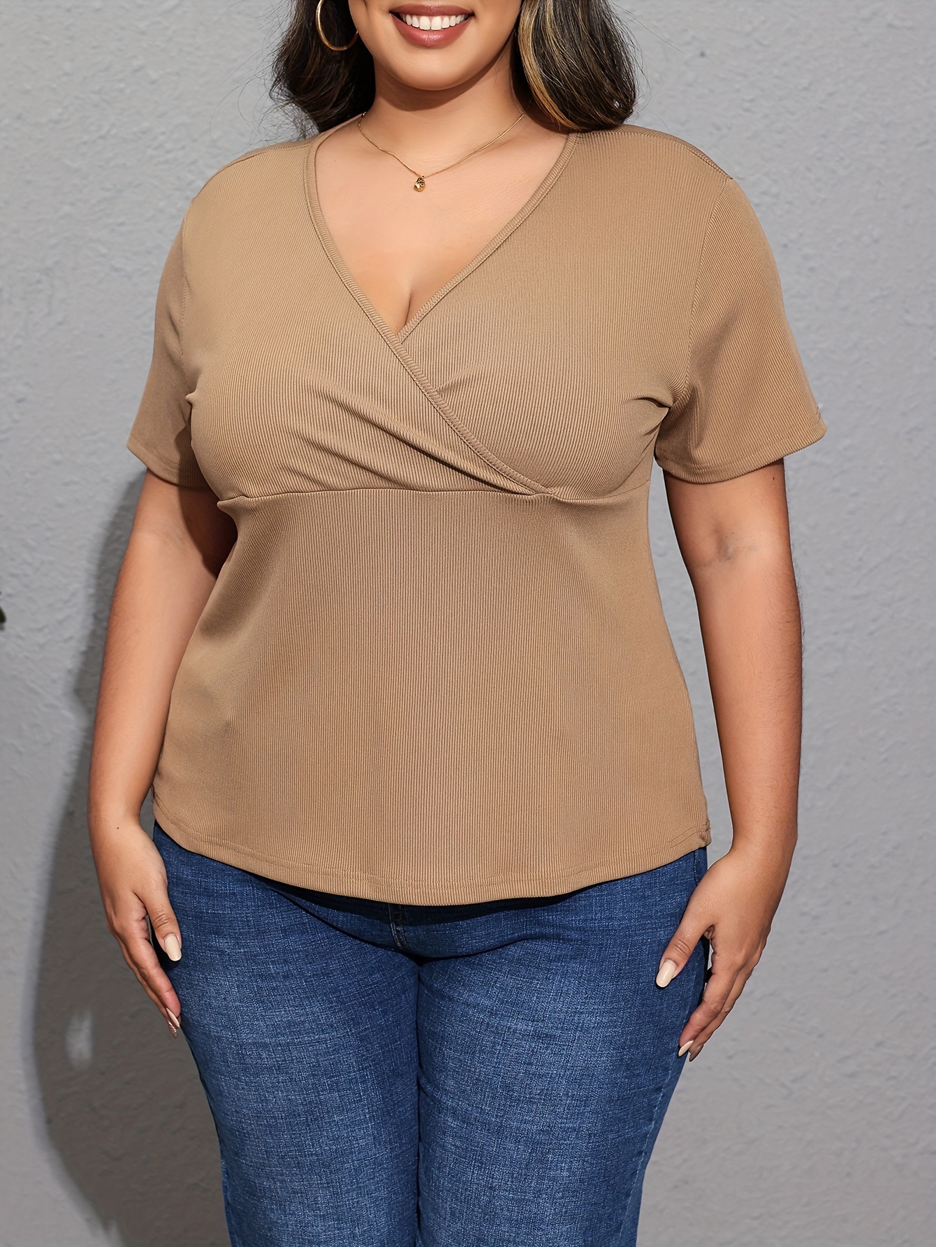 plus size solid simple t shirt casual short sleeve top for spring summer womens plus size clothing details 1