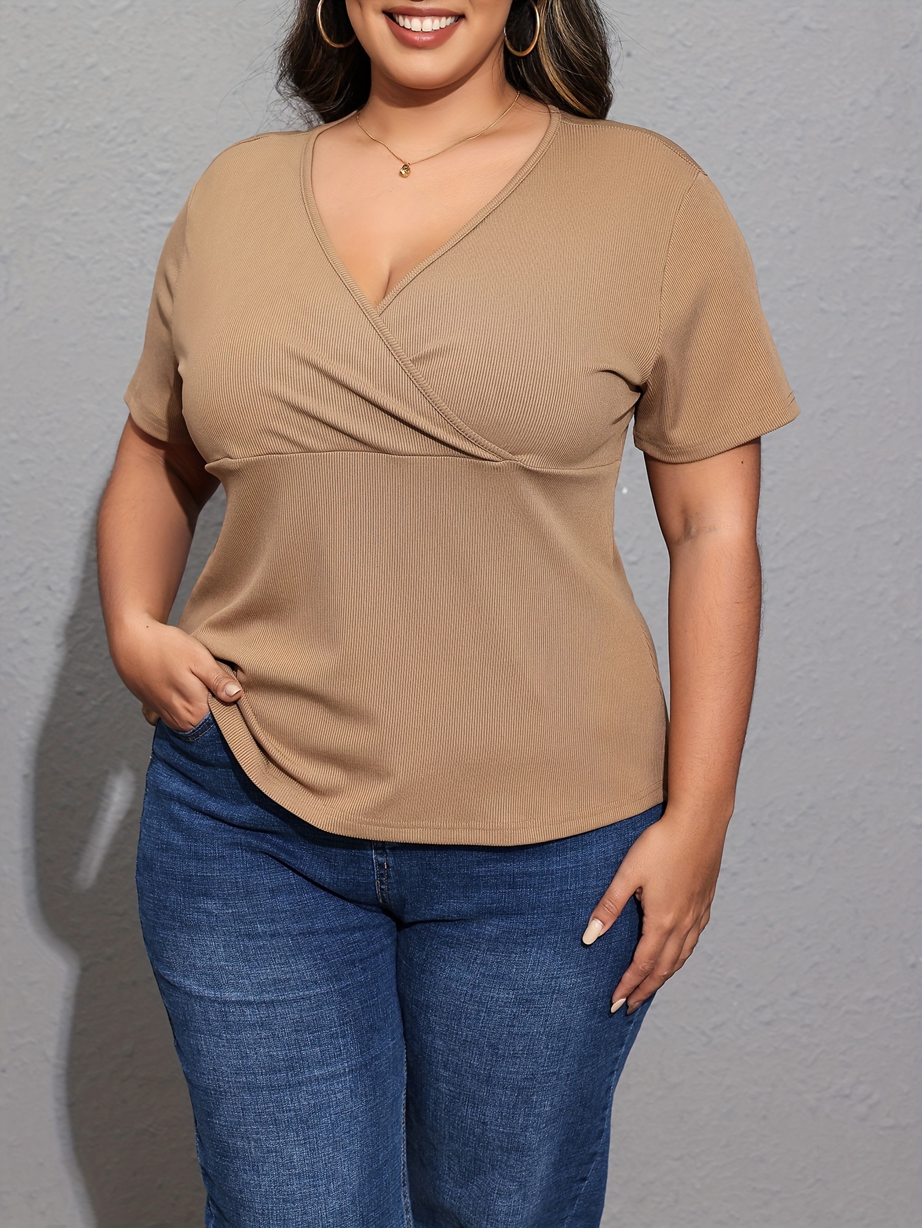 plus size solid simple t shirt casual short sleeve top for spring summer womens plus size clothing details 3