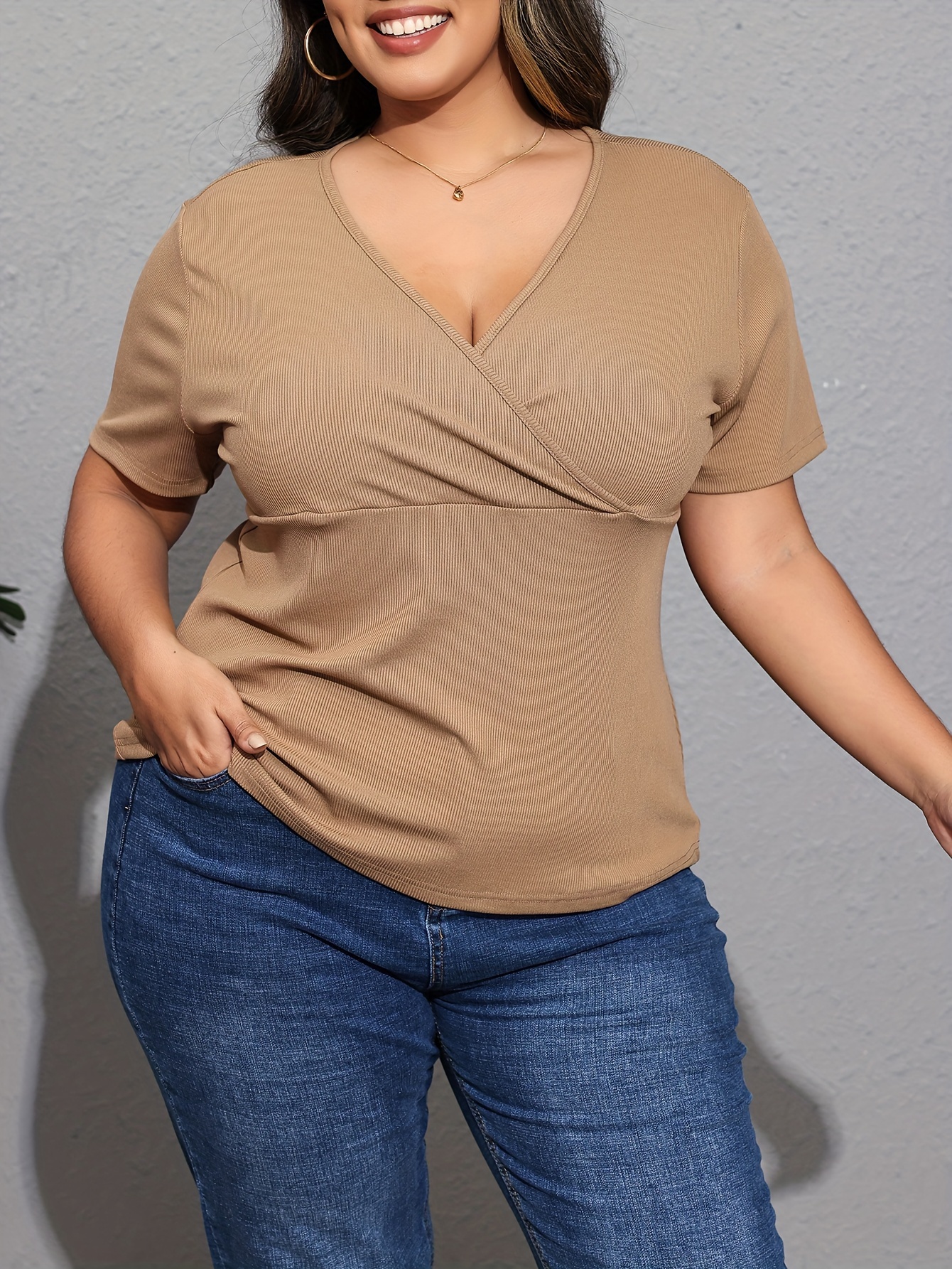 plus size solid simple t shirt casual short sleeve top for spring summer womens plus size clothing details 4